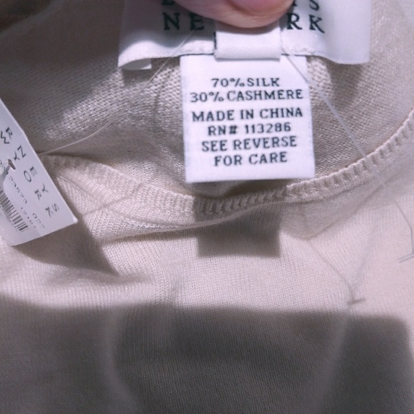 NWT Barneys M silk/cashmere blend sweater $425.00 - Picture 2 of 5